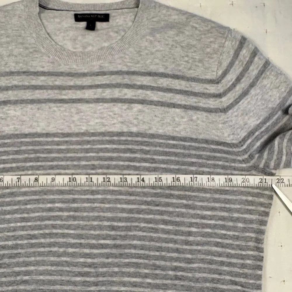 Banana Republic Stripped Pullover Sweater Men's L Gray Classic Neutral Knit